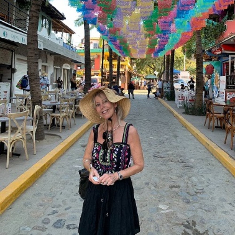 Meet your Posher, Laurie